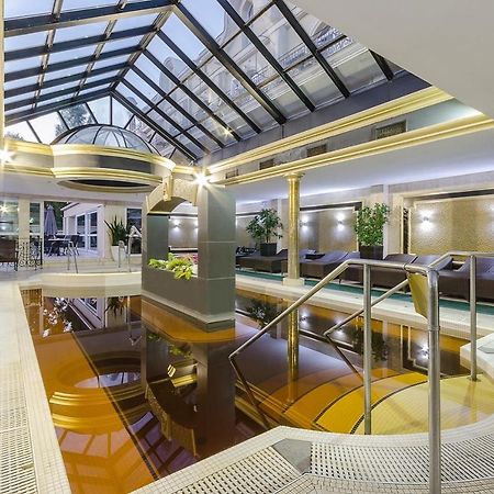 Hotel Aurum Hajduszoboszlo Exterior photo