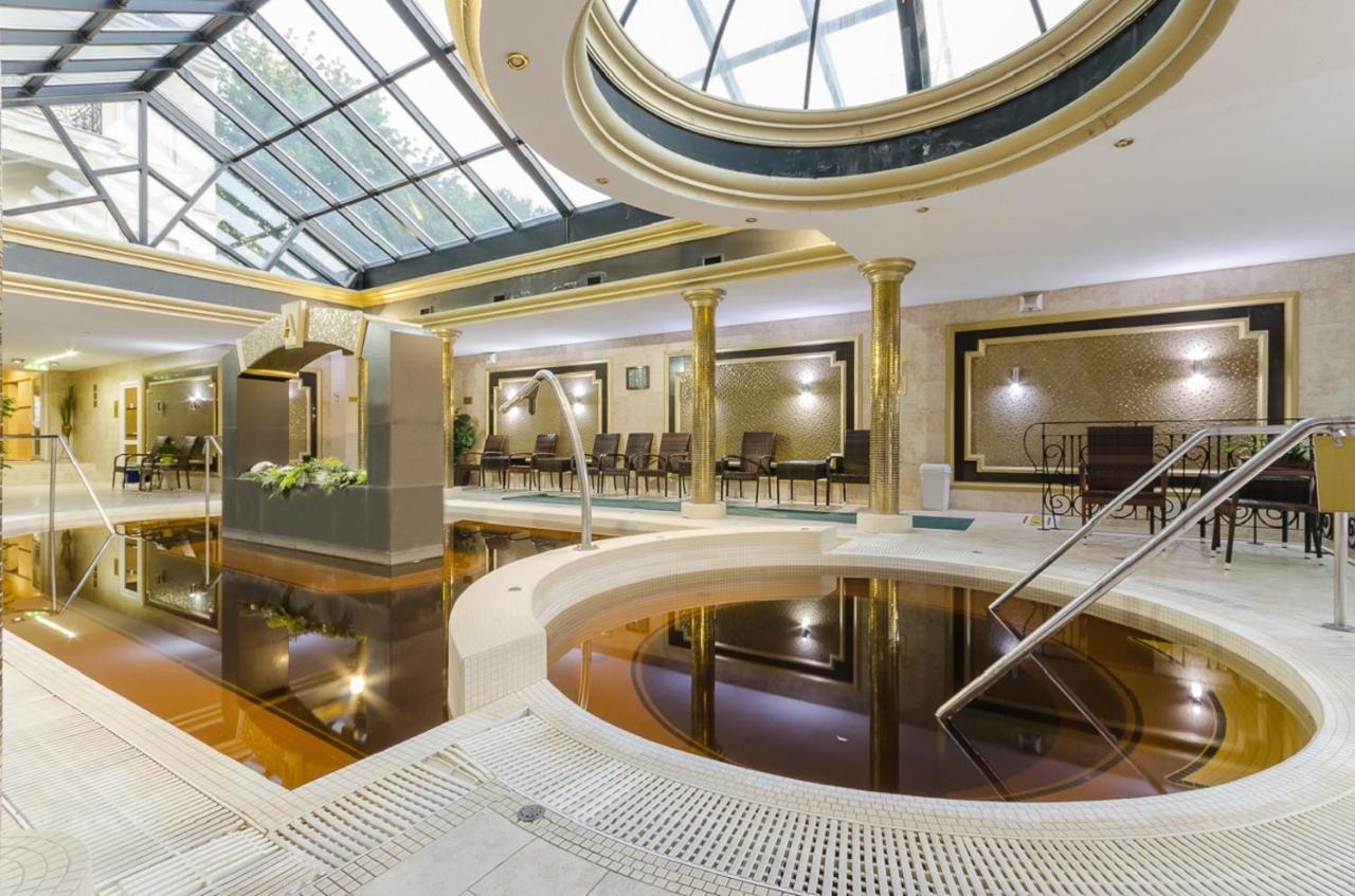Hotel Aurum Hajduszoboszlo Exterior photo