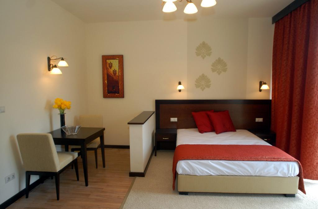 Hotel Aurum Hajduszoboszlo Exterior photo